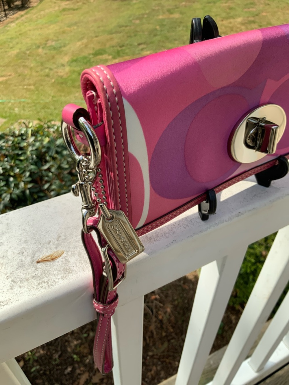 Coach Pink Scarf Print Zoe Signature Turn-Lock Wristlet EUC - Picture 15 of 16